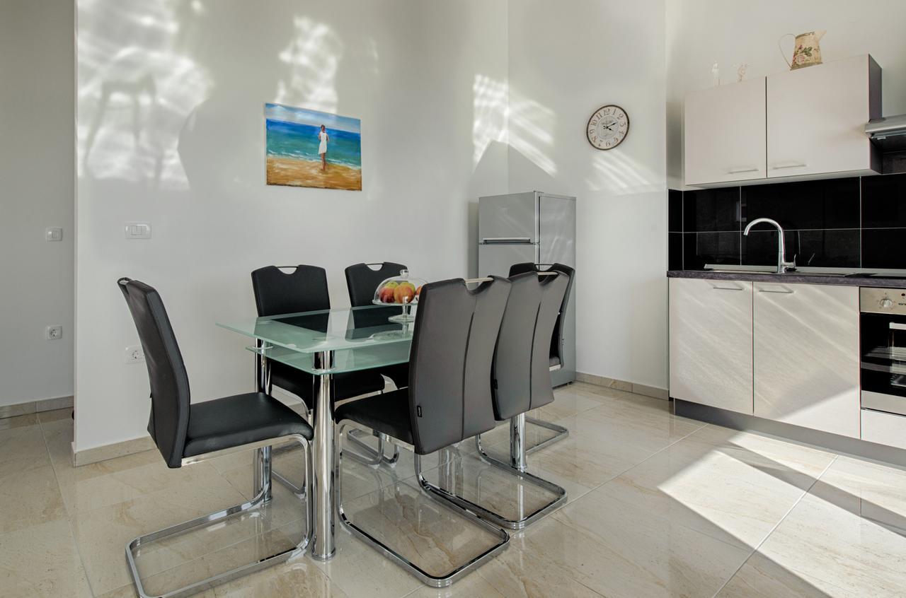 Cezar Luxury Apartment Omiš Exteriör bild